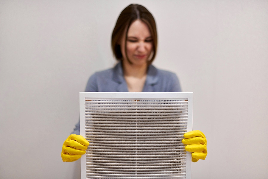 Dusty smell: air duct cleaning